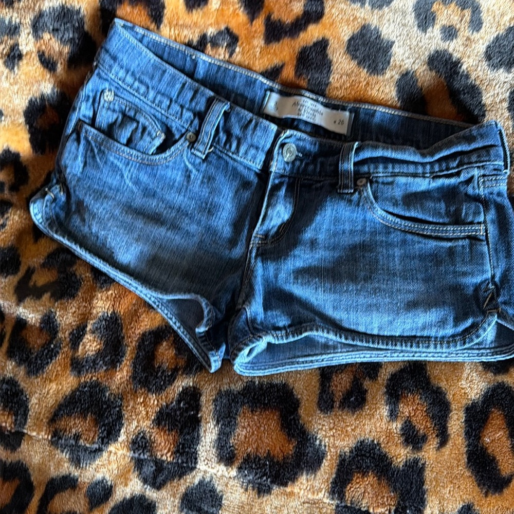 Y2K Abercrombie mini shorts
